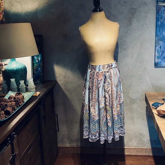 Paisley printed pleated skirt elastic back - Picture 5 of 7